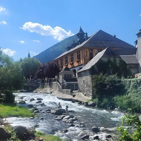 Les Berges De La Neste Arreau
