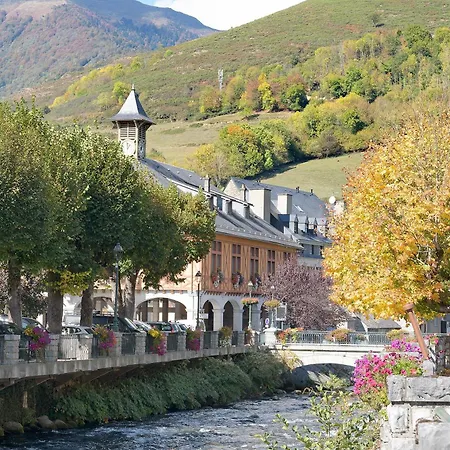 Les Berges De La Neste